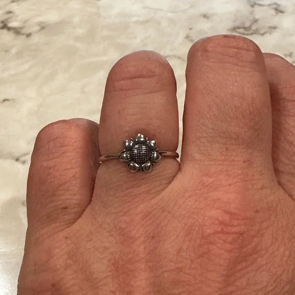 Silver Sunflower Ring - Picture 3 of 3
